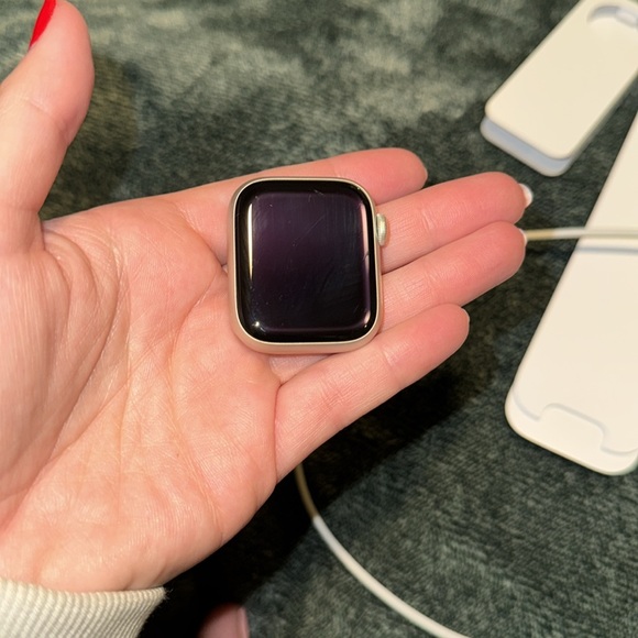 Apple Watch Series 7 41 MM - Picture 2 of 4